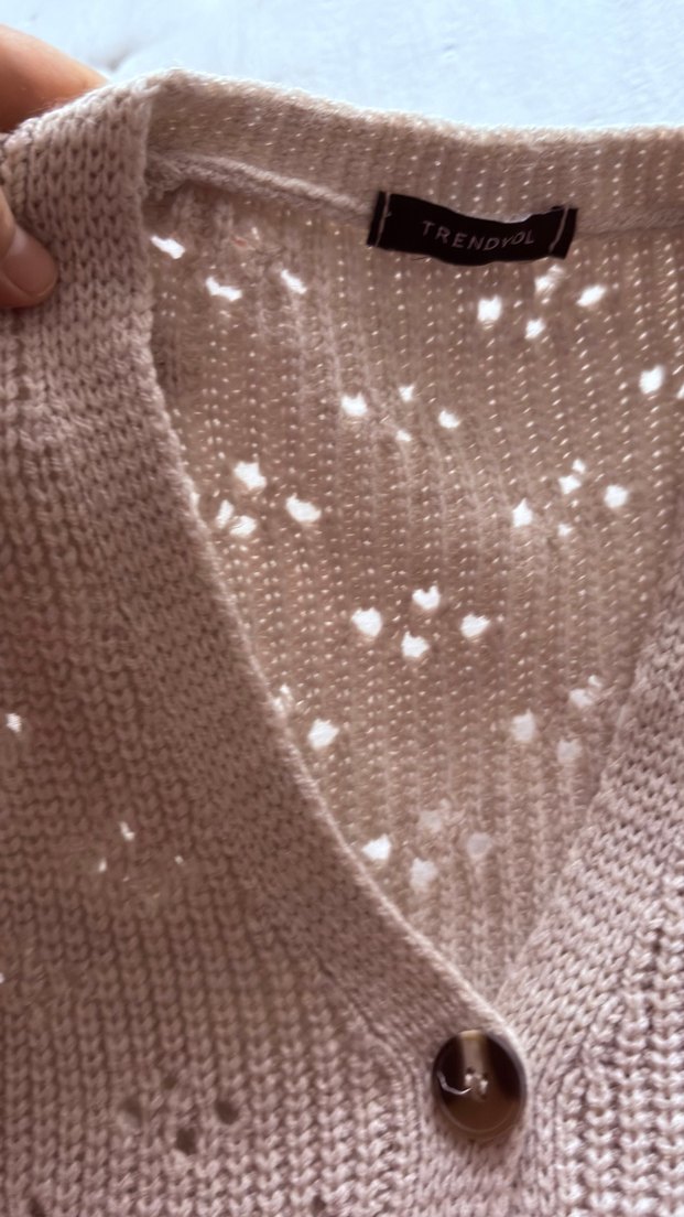 Bej V Yaka Örgü Hırka - Görsel 3