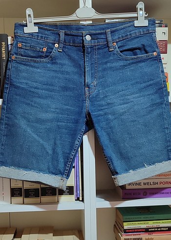 Levi's 511 Denim Short. Ölçüler fotoğraflarda mevcut