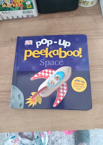 DK Pop-Up Peekaboo! Uzay Kitabı