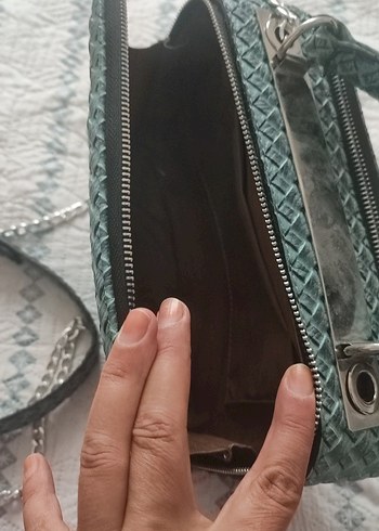 Zincir Detaylı Turkuaz Yılan Desenli Kadın Çanta - Görsel 5