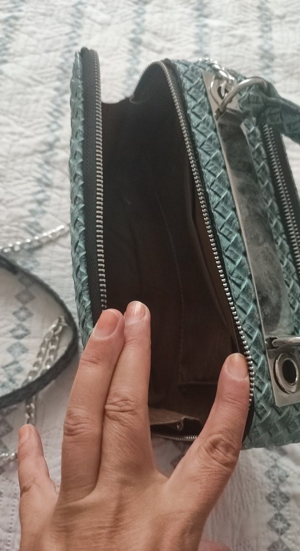 Zincir Detaylı Turkuaz Yılan Desenli Kadın Çanta - Görsel 5