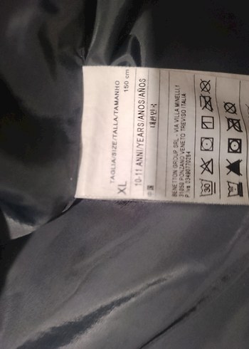 Erkek Çocuk Siyah Kapüşonlu Mont - Görsel 3