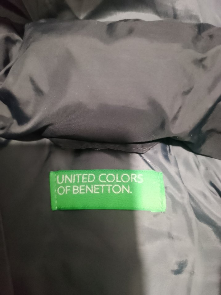 Erkek Çocuk Siyah Kapüşonlu Mont - Görsel 2