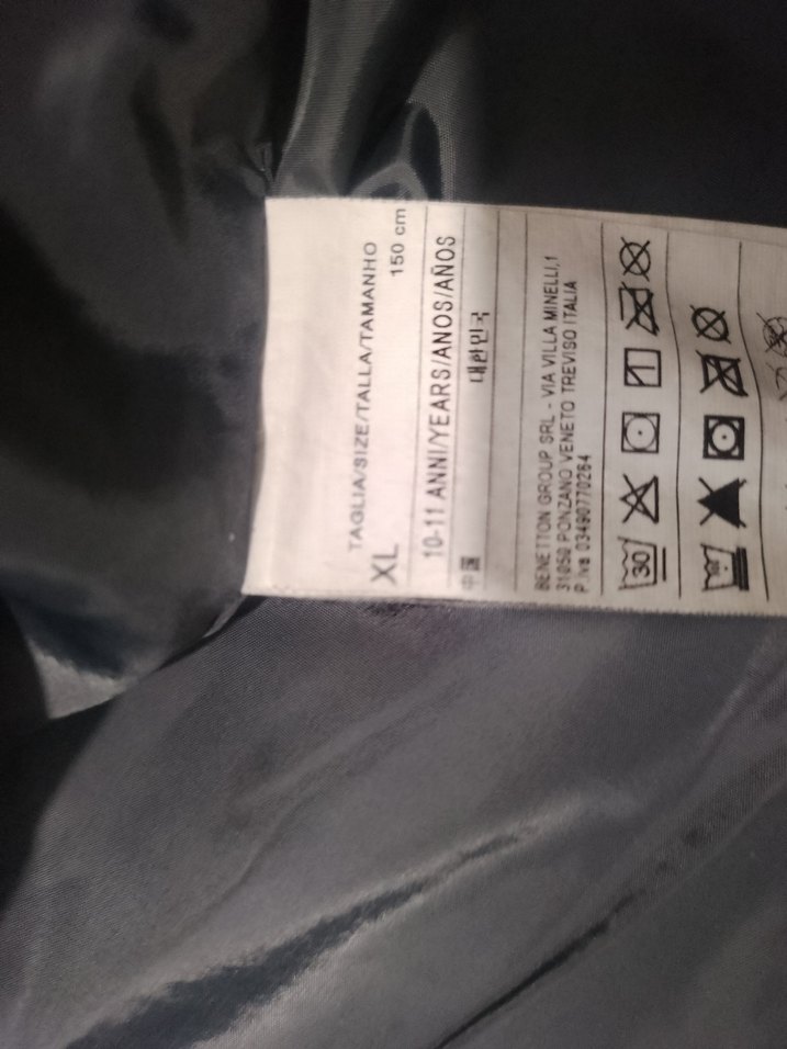 Erkek Çocuk Siyah Kapüşonlu Mont - Görsel 3