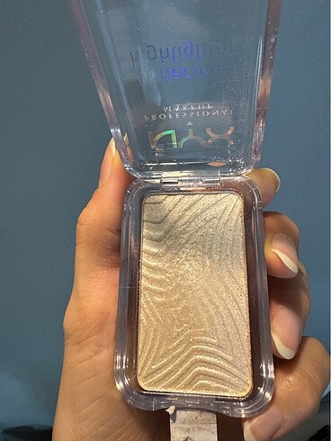  Beden Nyx allık highlighter