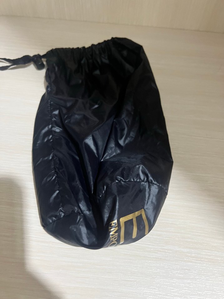 Siyah Baskılı yagmurluk Çantası - Görsel 3