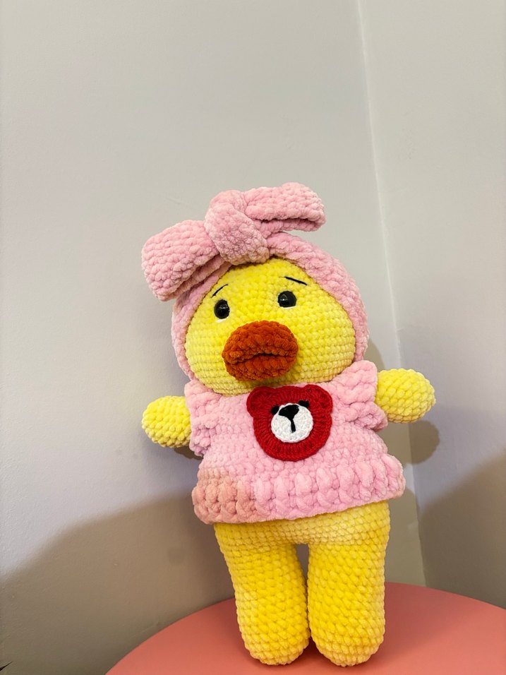 Pembe Fiyonklu Sarı Peluş Oyuncak - Görsel 3