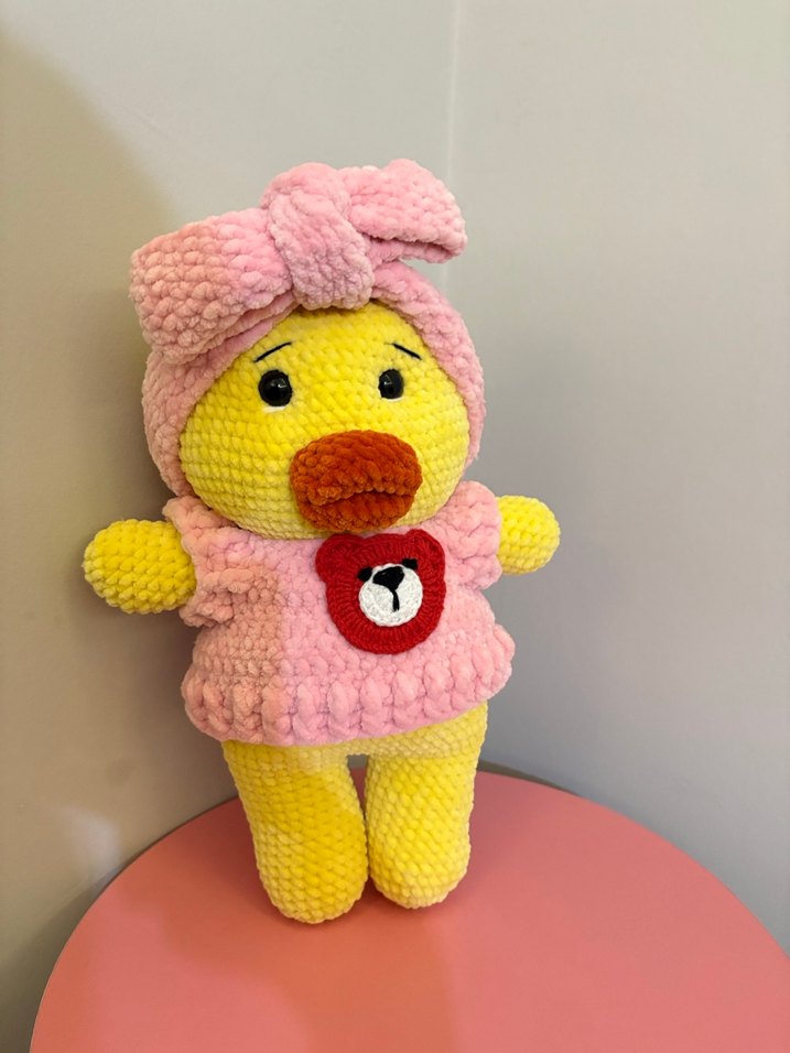 Pembe Fiyonklu Sarı Peluş Oyuncak - Görsel 2