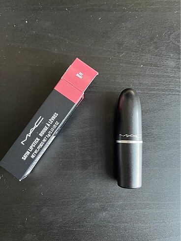 Beden Mac Brave satin lipstick
