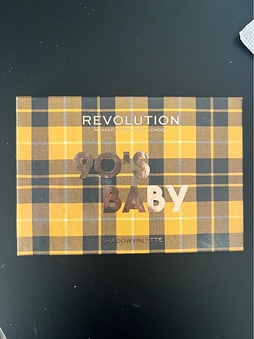 Revolution far paleti