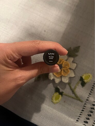 NYX Nyx ruj
