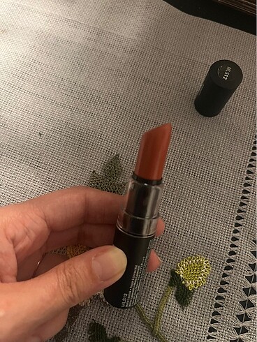  Beden kırmızı Renk Nyx ruj