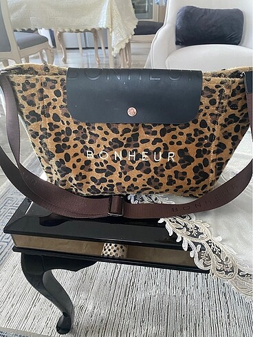Leopar askılı çanta