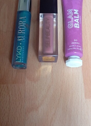 Lipbalm lipgloss likit eyelinerı seti