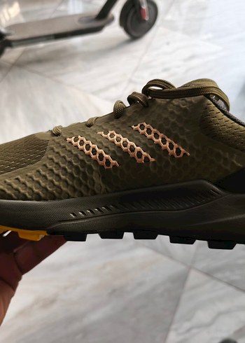 çeşitli markalarda muhtelif ayakkabılar - Görsel 10