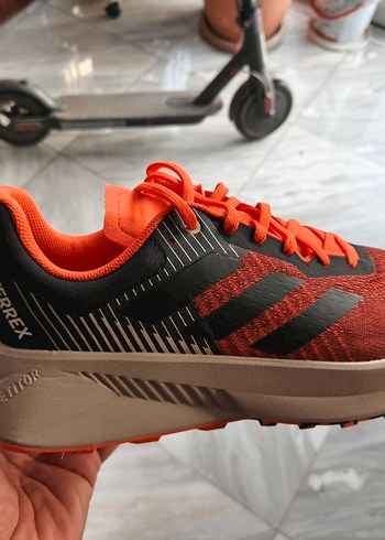 çeşitli markalarda muhtelif ayakkabılar - Görsel 7