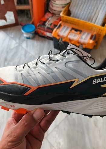 çeşitli markalarda muhtelif ayakkabılar - Görsel 3