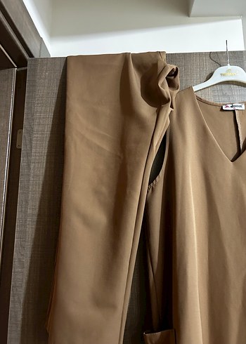 Kolsuz V Yaka Mini Bej Takım - Görsel 3