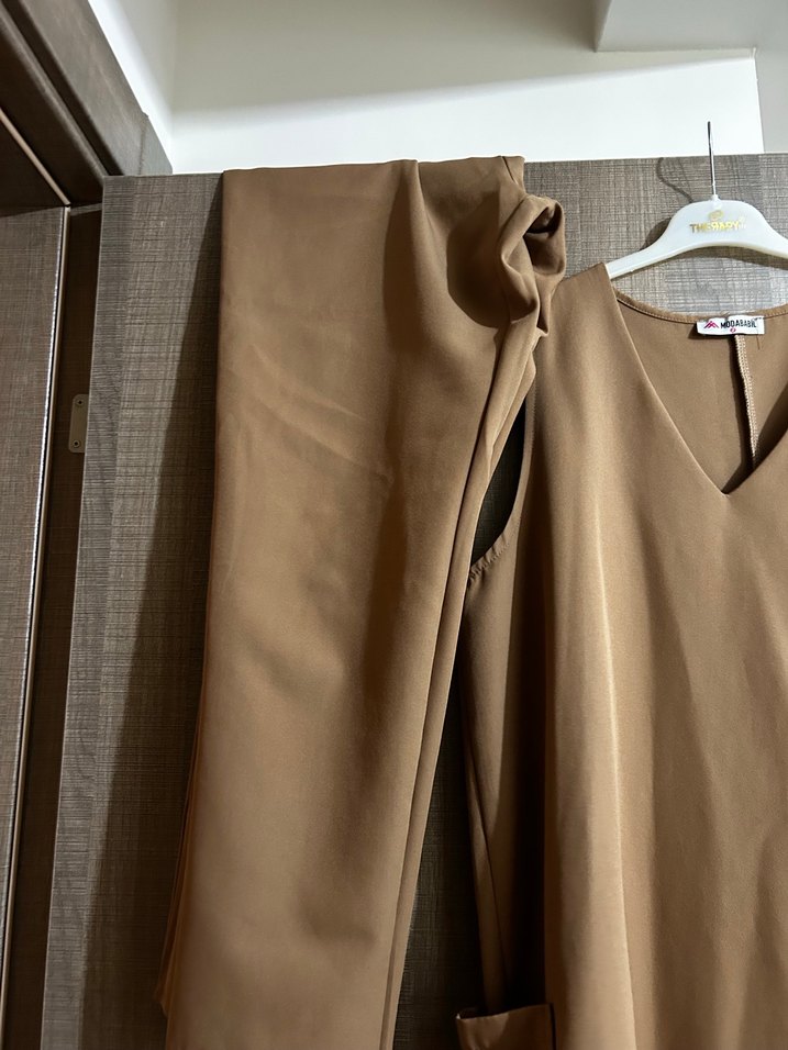 Kolsuz V Yaka Mini Bej Takım - Görsel 3