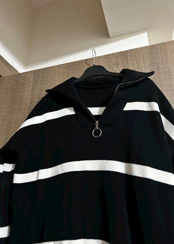 Uzun Kollu Siyah Beyaz Çizgili Triko Elbise - Görsel 2