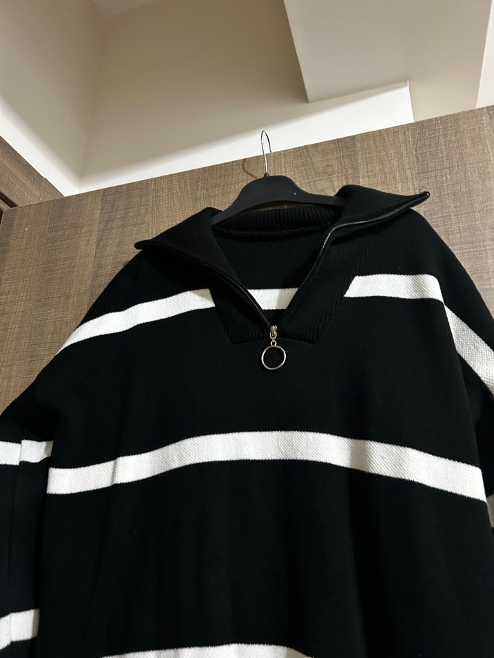 Uzun Kollu Siyah Beyaz Çizgili Triko Elbise - Görsel 2