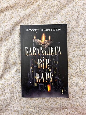 Karanlıkta Bir Kapı