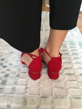 35 Beden kırmızı Renk Bershka kırmızı ayakkabı