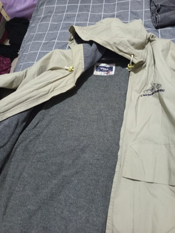 Bej Kapüşonlu Fermuarlı Mont - Görsel 5