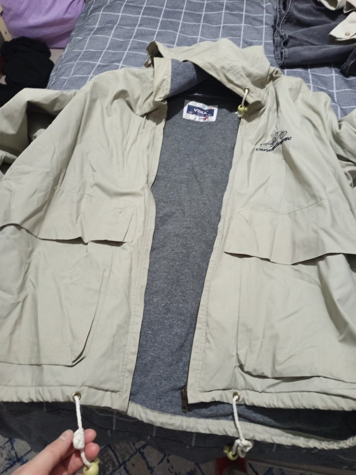 Bej Kapüşonlu Fermuarlı Mont - Görsel 2