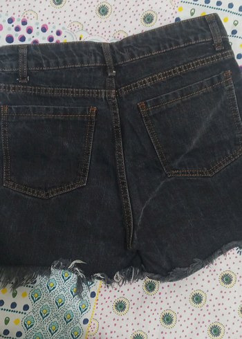 Siyah Yırtık Kot Şort - Görsel 4