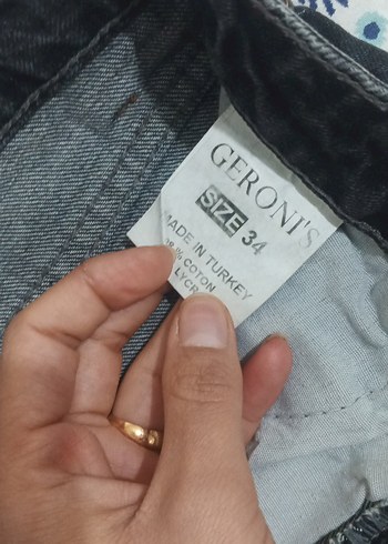 Siyah Yırtık Kot Şort - Görsel 3