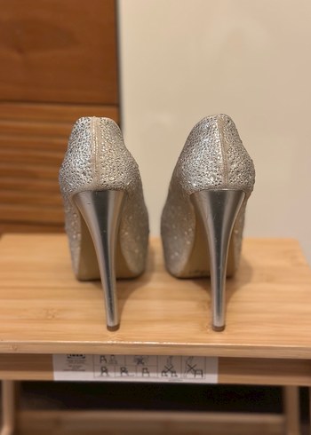 Gri Parlak Platform Topuklu Kadın Abiye Ayakkabı - Görsel 5