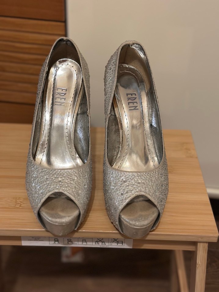 Gri Parlak Platform Topuklu Kadın Abiye Ayakkabı - Görsel 3