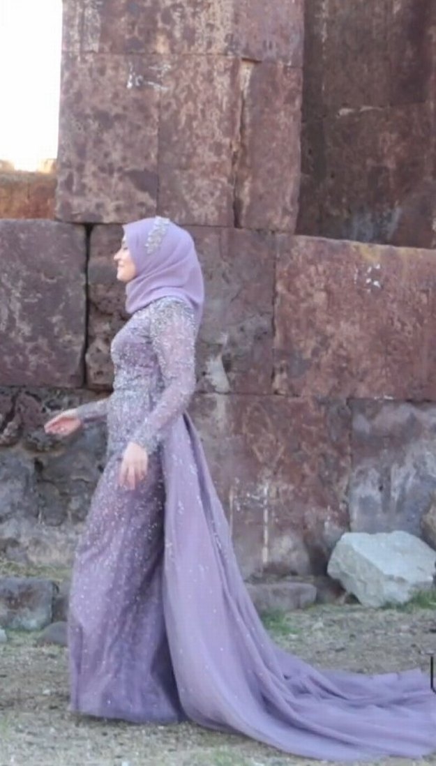 Uzun Kollu Mor Drapeli Nişan Elbisesi - Görsel 2