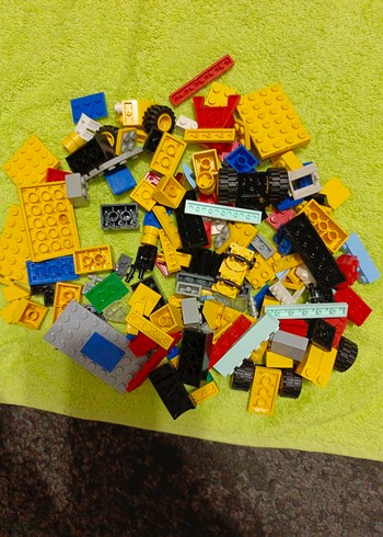  Beden Sarı ve Renkli Lego Parçaları