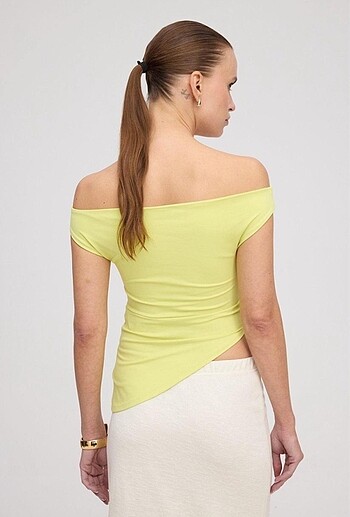 Zara Vatkalı düşük omuz asimetrik kesim lime bluz