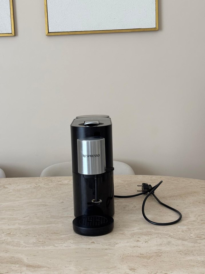 Nespresso s85 Siyah Kahve Makinesi - Görsel 3