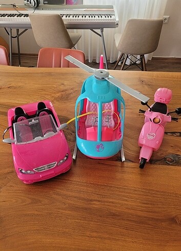 Barbie helikopter araba ve motoru