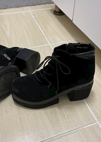 Siyah Süet Platform Topuklu Gotik Kadın Bot - Görsel 3