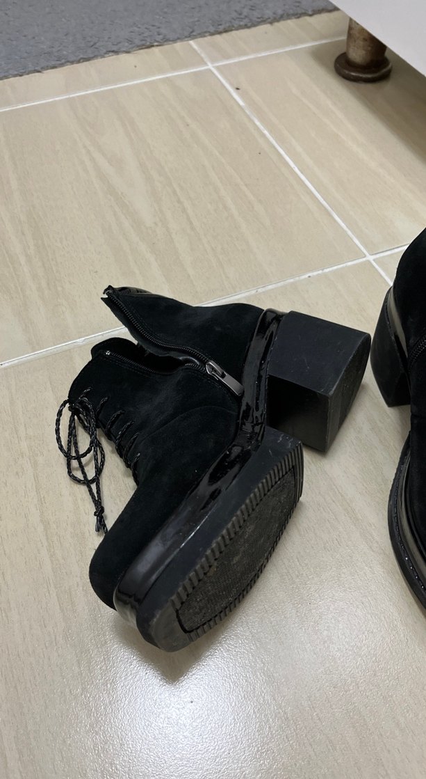 Siyah Süet Platform Topuklu Gotik Kadın Bot - Görsel 2