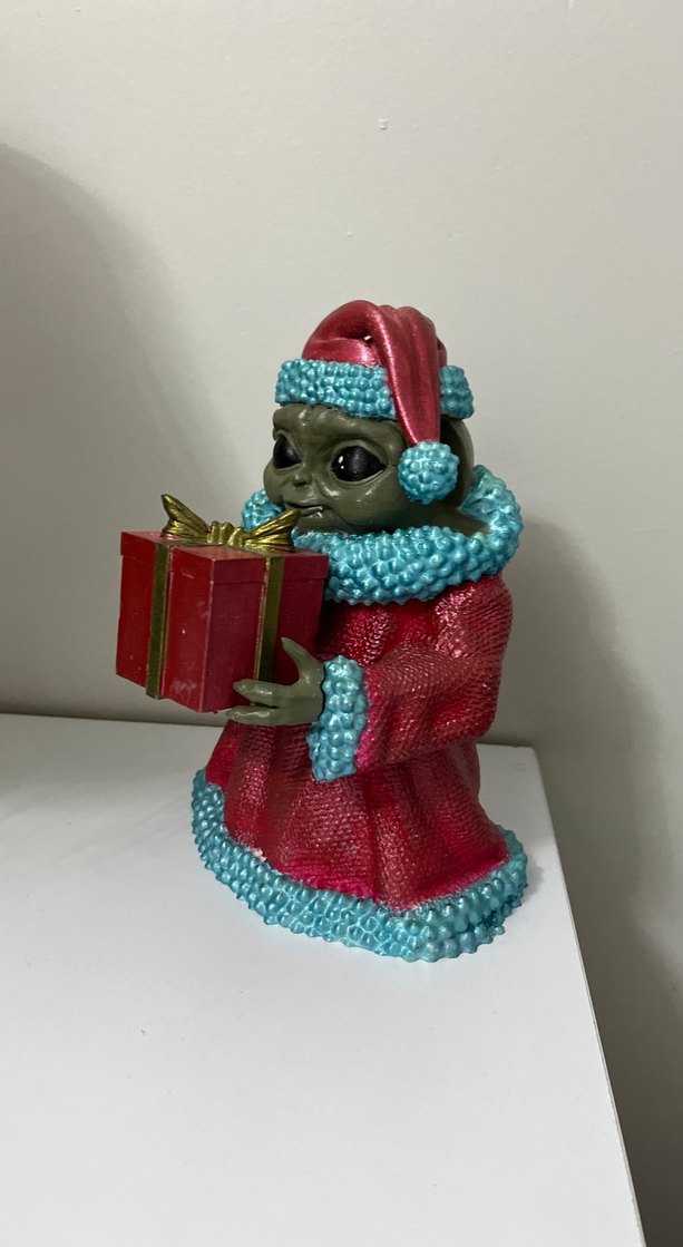 Kırmızı Şapkalı Gri Bebek Figürü - Görsel 3