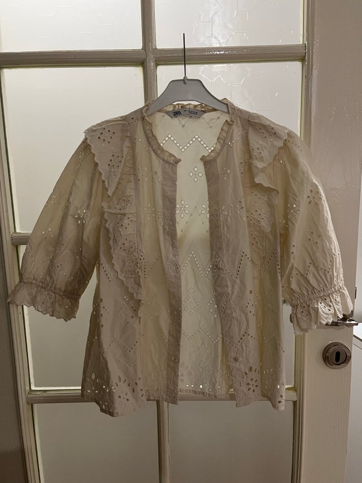 Bej Dantel Nakışlı Keten Bluz - Görsel 3