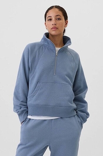GAP SWEATSHIRT