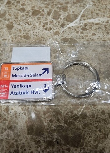  Beden Renk METRO İSTANBUL ANAHTARLIK