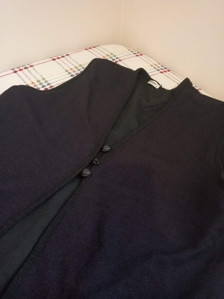 Düğmeli Siyah Uzun Kadın Yelek - Görsel 3