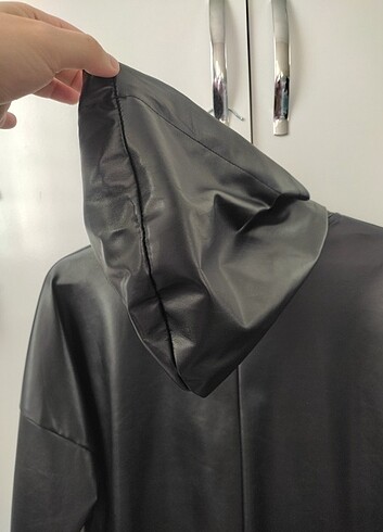 Deri görünümlü trenç - Görsel 7