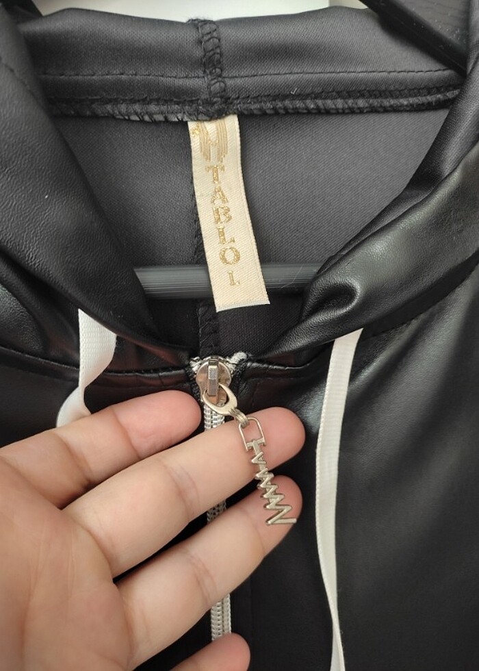 Deri görünümlü trenç - Görsel 2