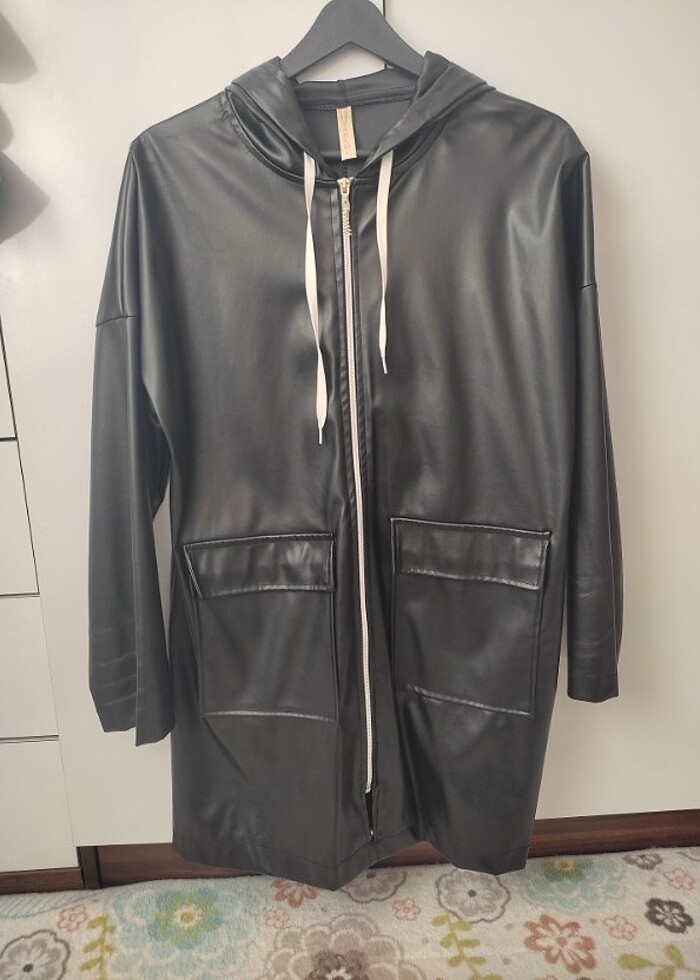 Deri görünümlü trenç - Görsel 4