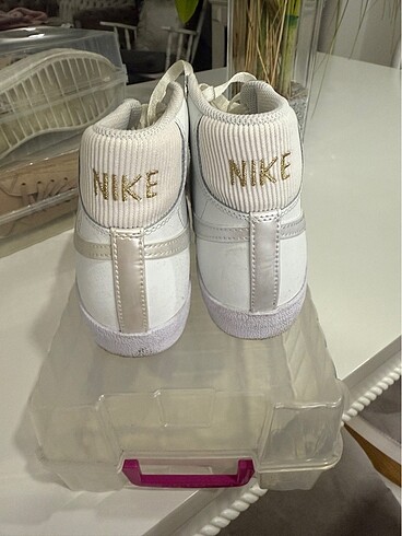 37,5 Beden Nike spor ayakkabı
