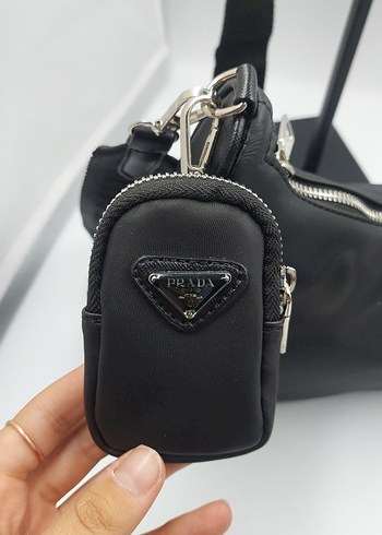 Prada Prada Siyah Deri Kadın Omuz Çantası